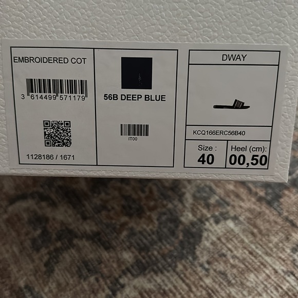 Brand new with box dior dway slide - Picture 2 of 6
